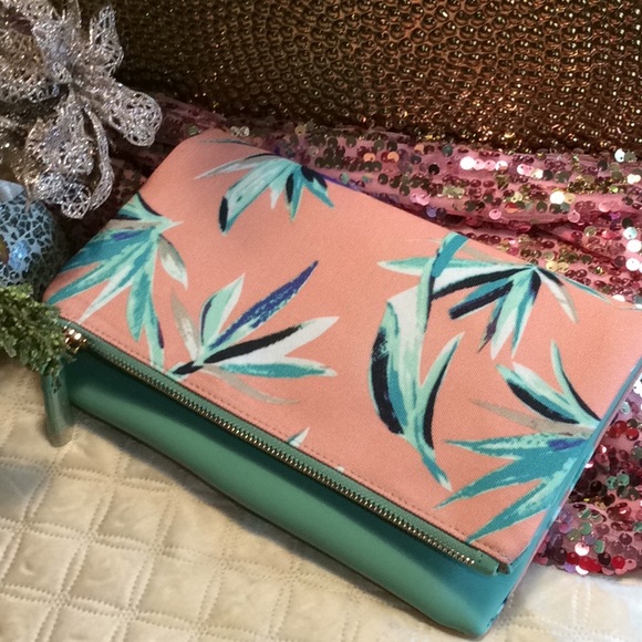 Rachel Pally Handbags - 🔥Rachel Pally fold over bag